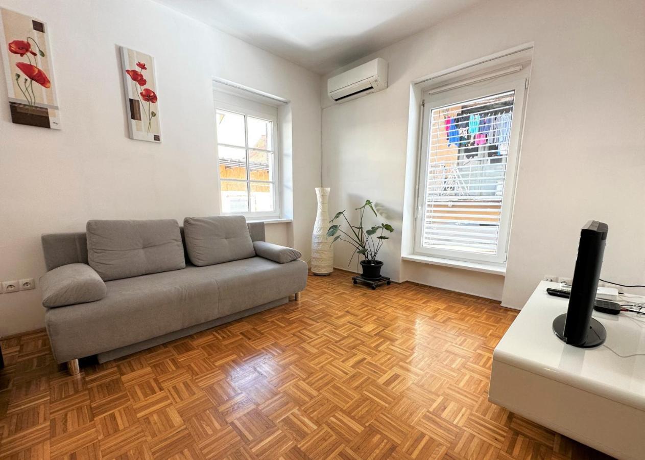 Charming Starry Night Apartment Ljubljana Exterior foto