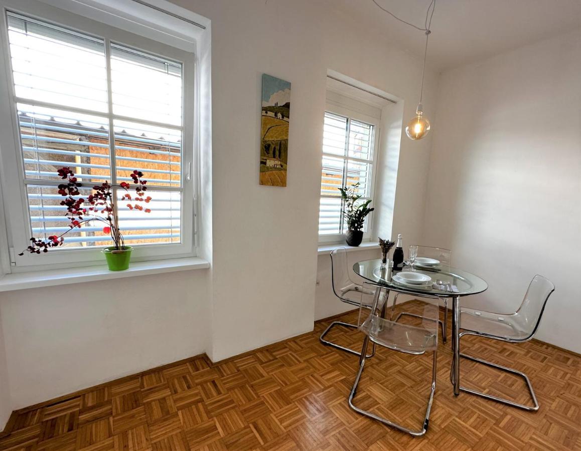 Charming Starry Night Apartment Ljubljana Exterior foto